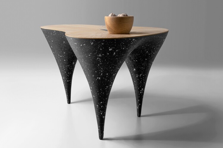 Oblik stola prenosi jedinstveni karakter kombinovanja kontrastnih elemenata